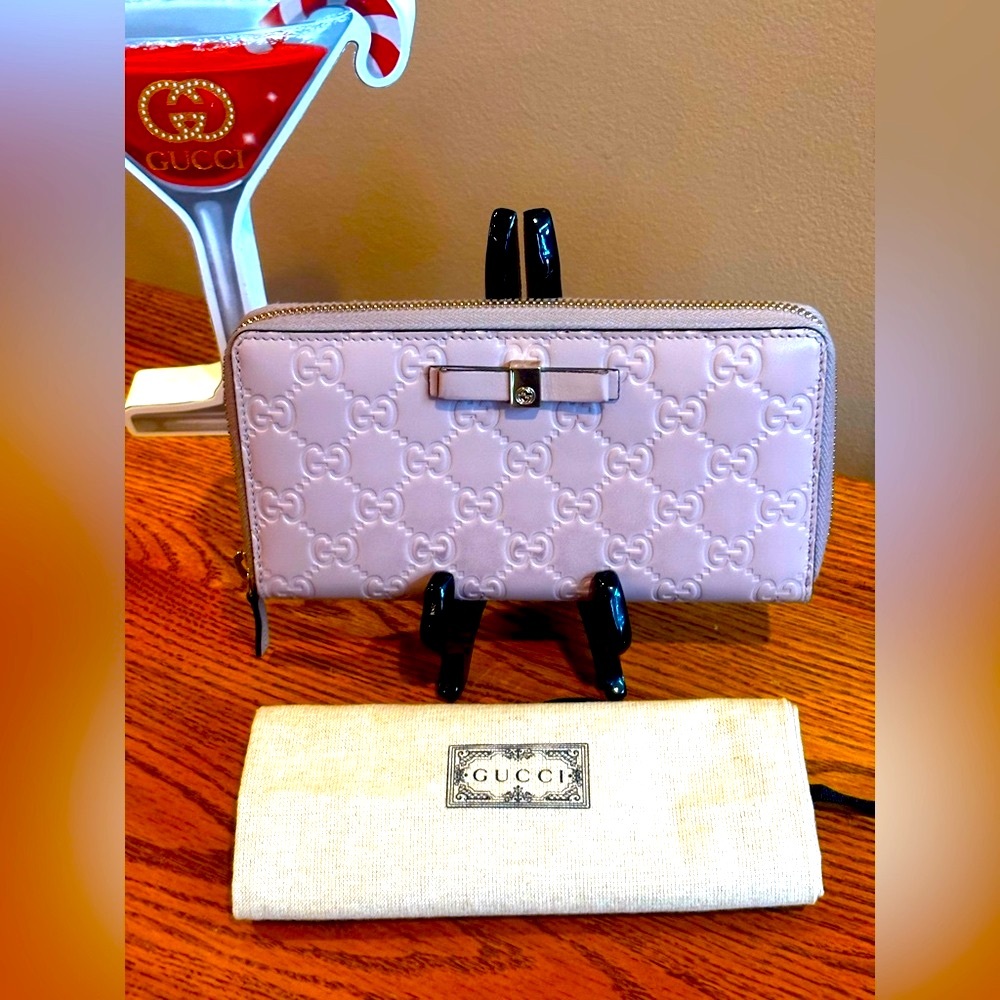 Gucci GG Guccissima Signature Bow Zip Around Wallet Peonia Flower